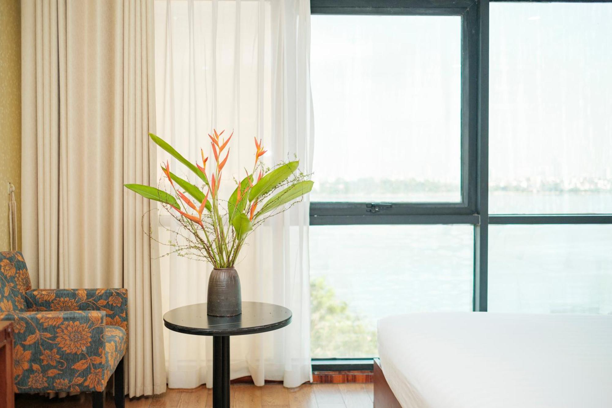 Sunset Westlake Hanoi Hotel Exterior photo
