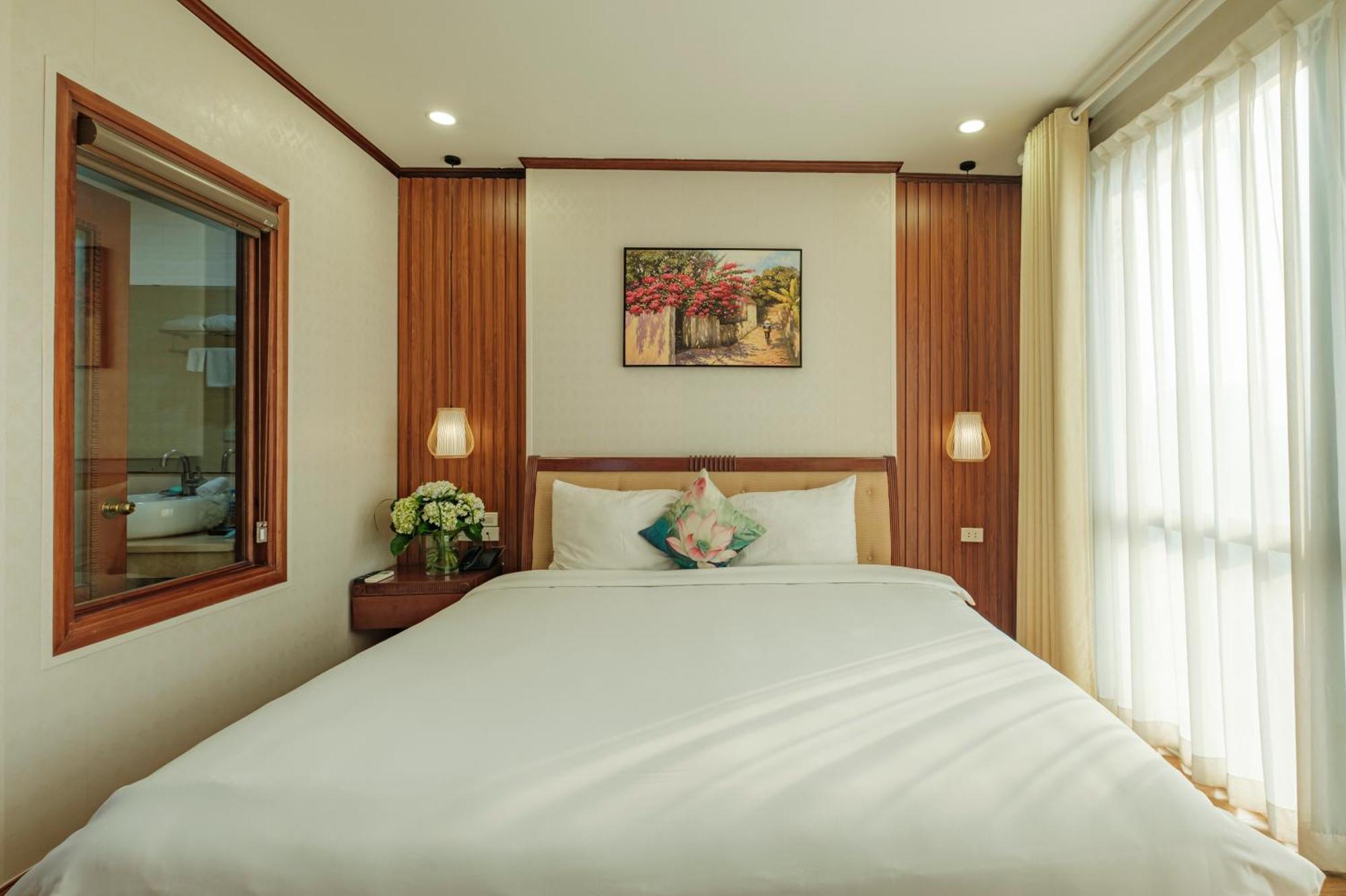 Sunset Westlake Hanoi Hotel Exterior photo
